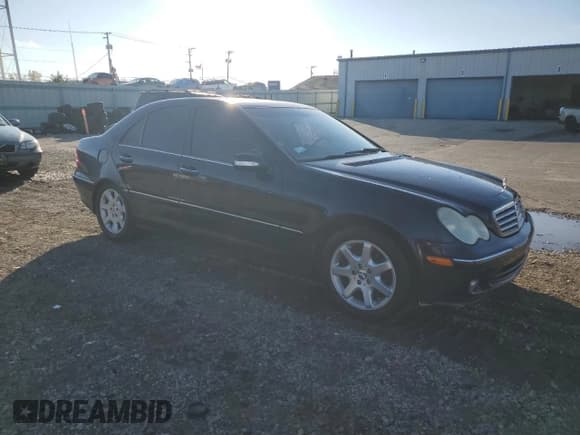 ✅ 2005 Mercedes-Benz C 240 • VIN: WDBRF81J15F649496 • Lot: 91863435. Listed on Copart with 251,015 mi. Free auction sales archive from the USA and detailed vehicle history report at DreamBid. Image 4.