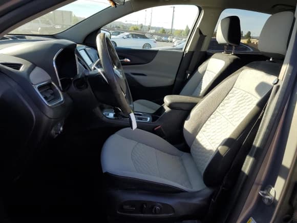 ✅ 2018 Chevrolet Equinox LT • VIN: 3GNAXKEX6JS523106 • Lot: 90648405. Listed on Copart with 123,977 mi. Free auction sales archive from the USA and detailed vehicle history report at DreamBid. Image 7.