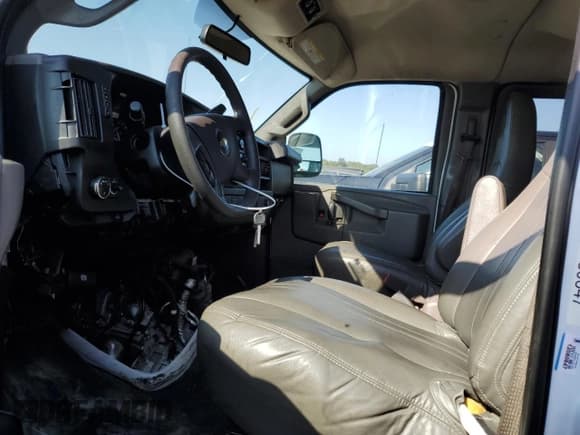 ✅ 2019 Chevrolet Express Passenger LS • VIN: 1GAZGNFP8K1364709 • Lot: 72090845. Listed on Copart with 261,926 mi. Free auction sales archive from the USA and detailed vehicle history report at DreamBid. Image 7.