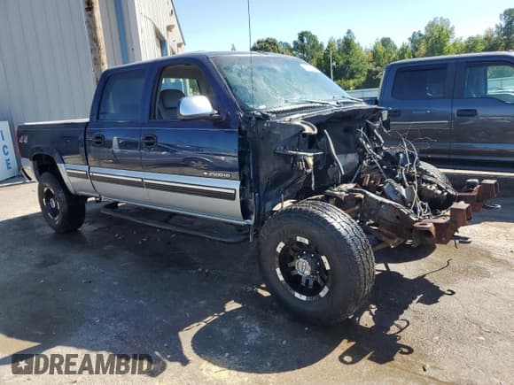 ✅ 2001 Chevrolet Silverado 2500HD LS • VIN: 1GCHK23U91F119073 • Lot: 72450744. Wystawiony na Copart z przebiegiem Nie podano. Bezpłatny archiwum sprzedaży aukcyjnych z USA i szczegółowy raport historii pojazdu na DreamBid. Zdjęcie 4.