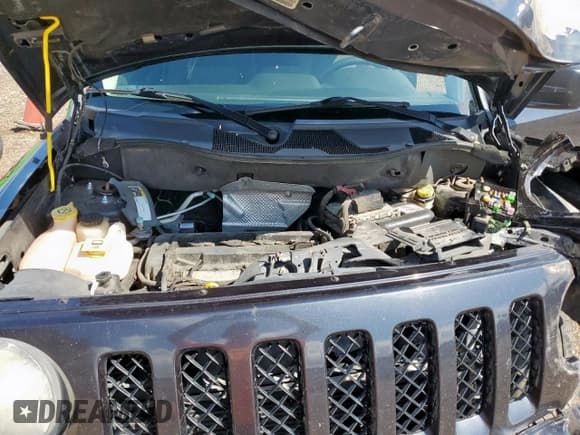 ✅ 2014 Jeep Patriot High Altitude • VIN: 1C4NJPFA7ED699882 • Lot: 80260245. Wystawiony na Copart z przebiegiem 79 104 mil. Bezpłatny archiwum sprzedaży aukcyjnych z USA i szczegółowy raport historii pojazdu na DreamBid. Zdjęcie 11.