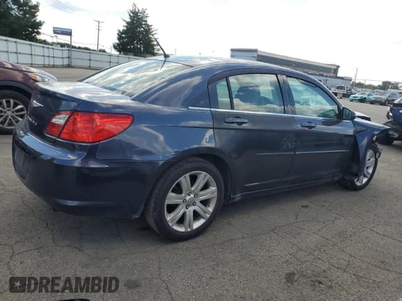 ✅ 2007 Chrysler Sebring • VIN: 1C3LC46K67N550910 • Lot: 70861555. Listed on Copart with 179,882 mi. Free auction sales archive from the USA and detailed vehicle history report at DreamBid. Image 3.