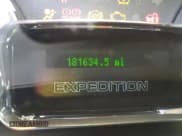 ✅ 2008 Ford Expedition Eddie Bauer • VIN: 1FMFU17548LA70063 • Лот: 49823195. Опубликован ранее на Copart с пробегом 181 634 миль. Бесплатный доступ к архиву аукционных продаж из США и подробный отчёт об истории автомобиля на DreamBid. Изображение 9.