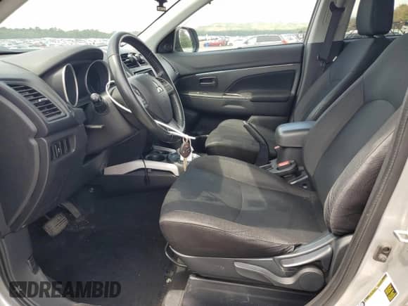 2014 Mitsubishi Outlander ES z VIN 4A4AR3AU8EE006807, wystawiony jako Copart lot #62924365 z przebiegiem 221 686 mil mil oraz Nie do naprawy • Non repairable. Historia ofert i sprzedaży dostępna na DreamBid. Obrazek 7.