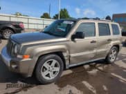 ✅ 2008 Jeep Patriot Limited • VIN: 1J8FF48W88D516600 • Lot: 65700495. Wystawiony na Copart z przebiegiem 160 860 mil. Bezpłatny archiwum sprzedaży aukcyjnych z USA i szczegółowy raport historii pojazdu na DreamBid. Zdjęcie 1.