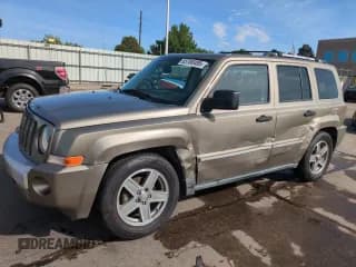✅ 2008 Jeep Patriot Limited • VIN: 1J8FF48W88D516600 • Lot: 65700495. Wystawiony na Copart z przebiegiem 160 860 mil. Bezpłatny archiwum sprzedaży aukcyjnych z USA i szczegółowy raport historii pojazdu na DreamBid. Zdjęcie 1.