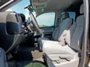 ✅ 2017 Chevrolet Silverado 1500 Custom • VIN: 1GCRCPEHXHZ386598 • Lot: 81961605. Wystawiony na Copart z przebiegiem 117 698 mil. Bezpłatny archiwum sprzedaży aukcyjnych z USA i szczegółowy raport historii pojazdu na DreamBid. Zdjęcie 7.