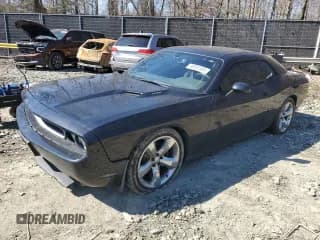 ✅ 2014 Dodge Challenger R/T Plus • VIN: 2C3CDYBT5EH108936 • Lot: 46652305. Wystawiony na Copart z przebiegiem 229 673 mil. Bezpłatny archiwum sprzedaży aukcyjnych z USA i szczegółowy raport historii pojazdu na DreamBid. Zdjęcie 1.