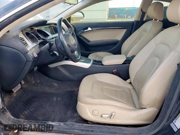 ✅ 2015 Audi A5 Premium • VIN: WAUCFAFR4FA057065 • Лот: 92246055. Опубликован ранее на Copart с пробегом 75 391 миль. Бесплатный доступ к архиву аукционных продаж из США и подробный отчёт об истории автомобиля на DreamBid. Изображение 7.