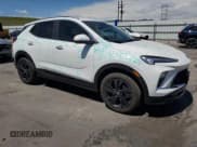 ✅ 2024 Buick Encore GX Sport Touring • VIN: KL4AMESL8RB217675 • Lot: 58019085. Wystawiony na Copart z przebiegiem 4 783 mil. Bezpłatny archiwum sprzedaży aukcyjnych z USA i szczegółowy raport historii pojazdu na DreamBid. Zdjęcie 4.