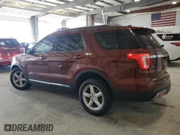 ✅ 2016 Ford Explorer XLT • VIN: 1FM5K8D86GGB18064 • Lot: 85897015. Wystawiony na Copart z przebiegiem 115 187 mil. Bezpłatny archiwum sprzedaży aukcyjnych z USA i szczegółowy raport historii pojazdu na DreamBid. Zdjęcie 2.