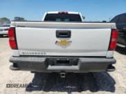 ✅ 2018 Chevrolet Silverado 1500 Work Truck • VIN: 1GCVKNEC9JZ358274 • Лот: 61775565. Опубликован ранее на Copart с пробегом 174 289 миль. Бесплатный доступ к архиву аукционных продаж из США и подробный отчёт об истории автомобиля на DreamBid. Изображение 6.