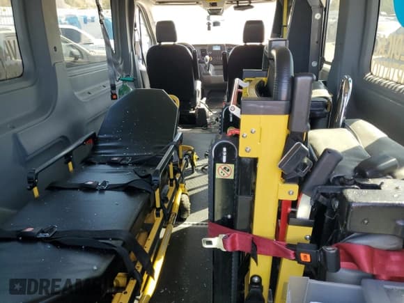 ✅ 2020 Ford Transit Cargo • VIN: 1FTYE1C81LKA10251 • Lot: 66031745. Wystawiony na Copart z przebiegiem 201 031 mil. Bezpłatny archiwum sprzedaży aukcyjnych z USA i szczegółowy raport historii pojazdu na DreamBid. Zdjęcie 10.