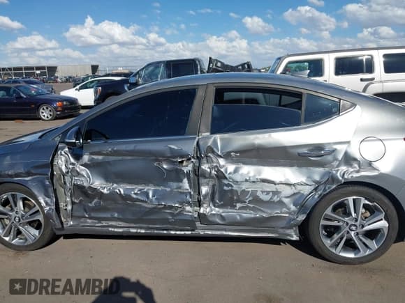 ✅ 2017 Hyundai Elantra SE • VIN: KMHD84LF9HU148598 • Lot: 43215408. Wystawiony na IAAI z przebiegiem 109 286 mil. Bezpłatny archiwum sprzedaży aukcyjnych z USA i szczegółowy raport historii pojazdu na DreamBid. Zdjęcie 14.