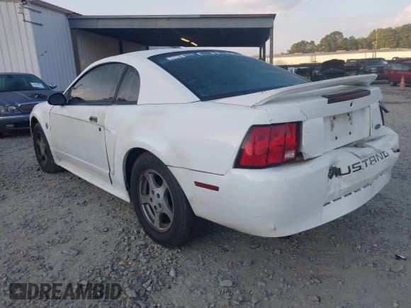 ✅ 1999 Ford Mustang • VIN: 1FAFP4048XF111103 • Lot: 43014774. Wystawiony na IAAI z przebiegiem Nie podano. Bezpłatny archiwum sprzedaży aukcyjnych z USA i szczegółowy raport historii pojazdu na DreamBid. Zdjęcie 3.