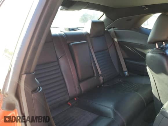 2013 Dodge Challenger R/T Plus z VIN 2C3CDYBT9DH733502, wystawiony jako Copart lot #77064814 z przebiegiem 95 356 mil mil oraz Czysty tytuł • Clean title. Historia ofert i sprzedaży dostępna na DreamBid. Obrazek 10.