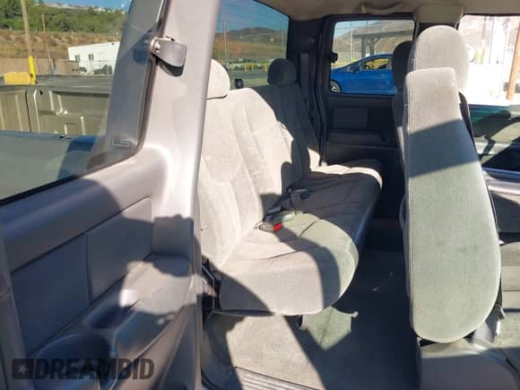 ✅ 2003 Chevrolet Silverado 1500 LS • VIN: 2GCEC19V931101936 • Lot: 43388856. Wystawiony na IAAI z przebiegiem 154 950 mil mil. Skorzystaj z bezpłatnego archiwum sprzedaży aukcyjnych z USA i zobacz szczegółowy raport historii pojazdu na DreamBid. Zdjęcie 8.