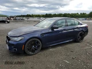 ✅ 2021 BMW M5 • VIN: WBS83CH01MCF00605 • Lot: 63350883. Wystawiony na Copart z przebiegiem 6 828 mil. Bezpłatny archiwum sprzedaży aukcyjnych z USA i szczegółowy raport historii pojazdu na DreamBid. Zdjęcie 1.