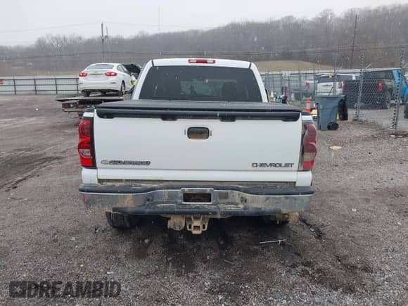 2004 Chevrolet Silverado 1500 Z71 with VIN 2GCEK13T741427729, listed as a IAAI auction lot 41238310 with 151,978 mi miles and . Bid and sale history available at DreamBid. Image 16.