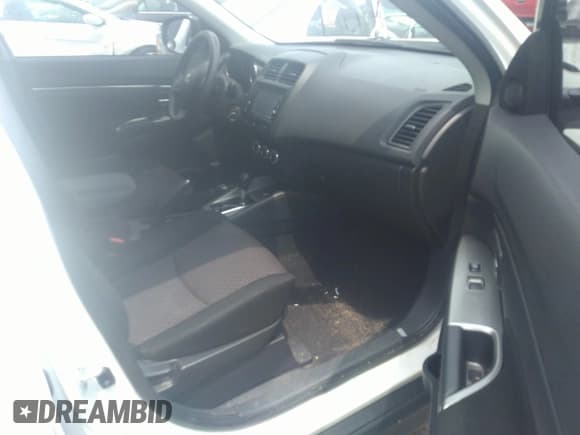 ✅ 2019 Mitsubishi Outlander ES • VIN: JA4AR3AU8KU006468 • Lot: 42788048. Listed on IAAI with 66,817 mi. Free auction sales archive from the USA and detailed vehicle history report at DreamBid. Image 5.