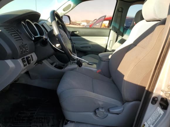 ✅ 2008 Toyota Tacoma • VIN: 5TEUU42NX8Z577586 • Lot: 91018415. Wystawiony na Copart z przebiegiem 181 231 mil. Bezpłatny archiwum sprzedaży aukcyjnych z USA i szczegółowy raport historii pojazdu na DreamBid. Zdjęcie 7.