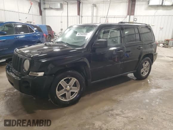 ✅ 2007 Jeep Patriot Sport • VIN: 1J8FF28W67D345719 • Lot: 42592055. Listed on Copart with 118,277 mi. Free auction sales archive from the USA and detailed vehicle history report at DreamBid. Image 1.
