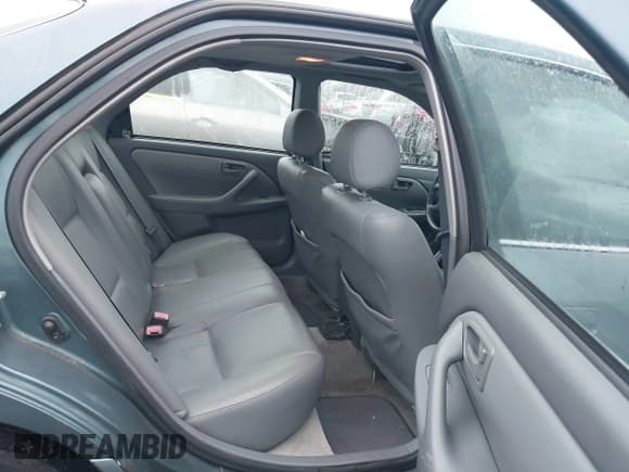 ✅ 2000 Toyota Camry CE • VIN: 4T1BG22K1YU744222 • Lot: 43437766. Wystawiony na IAAI z przebiegiem 161 586 mil. Bezpłatny archiwum sprzedaży aukcyjnych z USA i szczegółowy raport historii pojazdu na DreamBid. Zdjęcie 8.