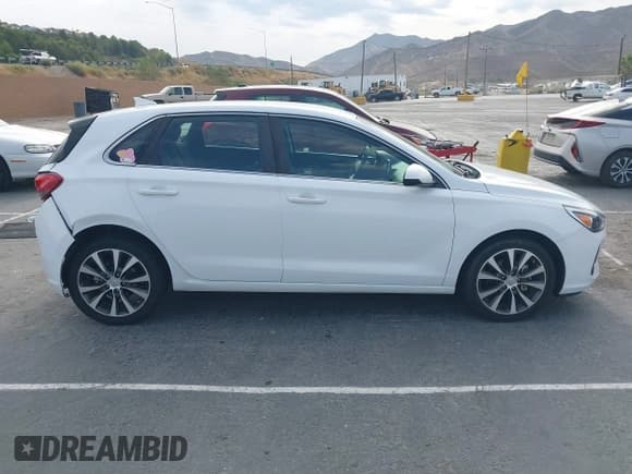 ✅ 2019 Hyundai Elantra • VIN: KMHH35LE2KU099247 • Lot: 43077370. Listed on IAAI with 58,795 mi. Free auction sales archive from the USA and detailed vehicle history report at DreamBid. Image 13.