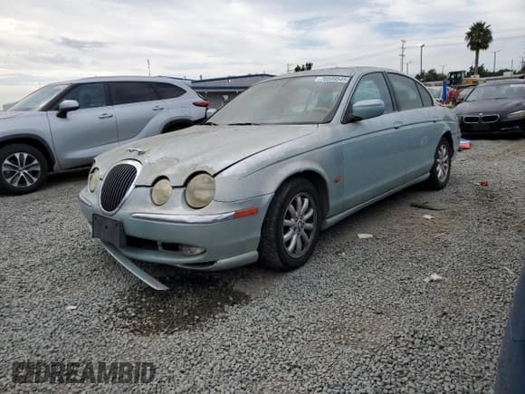 ✅ 2002 Jaguar S-Type • VIN: SAJDA01P82GM32860 • Лот: 70599545. Опубликован ранее на Copart с пробегом 131 894 миль. Бесплатный доступ к архиву аукционных продаж из США и подробный отчёт об истории автомобиля на DreamBid. Изображение 1.