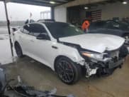 ✅ 2019 Kia Optima SX • VIN: 5XXGW4L25KG372422 • Lot: 90619175. Wystawiony na Copart z przebiegiem 110 044 mil. Bezpłatny archiwum sprzedaży aukcyjnych z USA i szczegółowy raport historii pojazdu na DreamBid. Zdjęcie 4.