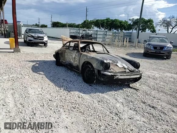 ✅ 1985 Porsche 911 • VIN: WP0AB0917FS121597 • Lot: 60305205. Wystawiony na Copart z przebiegiem Nie podano. Bezpłatny archiwum sprzedaży aukcyjnych z USA i szczegółowy raport historii pojazdu na DreamBid. Zdjęcie 12.