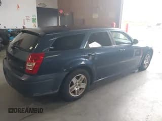 ✅ 2005 Dodge Magnum SE • VIN: 2D4FV48V75H680066 • Lot: 43787551. Listed on IAAI with 213,809 mi. Free auction sales archive from the USA and detailed vehicle history report at DreamBid. Image 4.