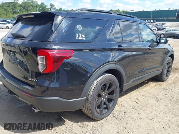 ✅ 2022 Ford Explorer ST-Line • VIN: 1FMSK8KH5NGC30132 • Lot: 43103685. Listed on IAAI with 48,712 mi. Free auction sales archive from the USA and detailed vehicle history report at DreamBid. Image 4.