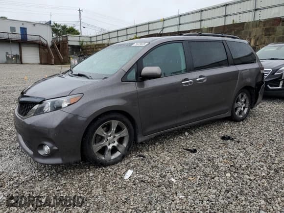✅ 2014 Toyota Sienna SE • VIN: 5TDXK3DC3ES414229 • Lot: 71672435. Wystawiony na Copart z przebiegiem 215 317 mil. Bezpłatny archiwum sprzedaży aukcyjnych z USA i szczegółowy raport historii pojazdu na DreamBid. Zdjęcie 1.
