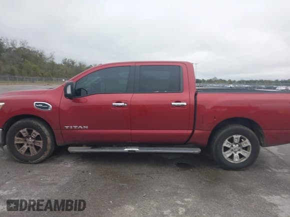 ✅ 2017 Nissan Titan Platinum Reserve • VIN: 1N6AA1E68HN501105 • Лот: 43823327. Опубликован ранее на IAAI с пробегом 203 611 миль. Бесплатный доступ к архиву аукционных продаж из США и подробный отчёт об истории автомобиля на DreamBid. Изображение 14.