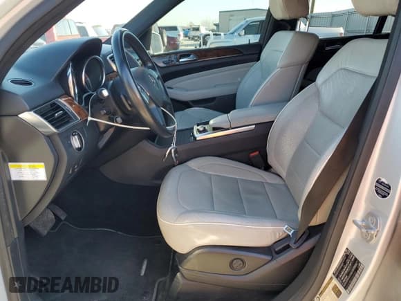 ✅ 2012 Mercedes-Benz M 350 • VIN: 4JGDA5HB0CA037609 • Lot: 90683365. Listed on Copart with 114,170 mi. Free auction sales archive from the USA and detailed vehicle history report at DreamBid. Image 7.