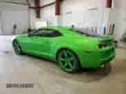 2011 Chevrolet Camaro 2LT z VIN 2G1FC1ED2B9170669, wystawiony jako Copart lot #90103385 z przebiegiem 179 806 mil mil oraz Szkoda całkowita • Salvage title. Historia ofert i sprzedaży dostępna na DreamBid. Obrazek 2.