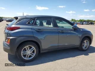 ✅ 2021 Hyundai Kona SE • VIN: KM8K1CAAXMU709110 • Лот: 59760094. Опубликован ранее на Copart с пробегом 12 702 миль. Бесплатный доступ к архиву аукционных продаж из США и подробный отчёт об истории автомобиля на DreamBid. Изображение 3.