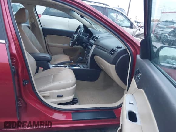 ✅ 2010 Mercury Milan Premier • VIN: 3MEHM0JA1AR664225 • Лот: 43627414. Опубликован ранее на IAAI с пробегом 121 162 миль. Бесплатный доступ к архиву аукционных продаж из США и подробный отчёт об истории автомобиля на DreamBid. Изображение 5.