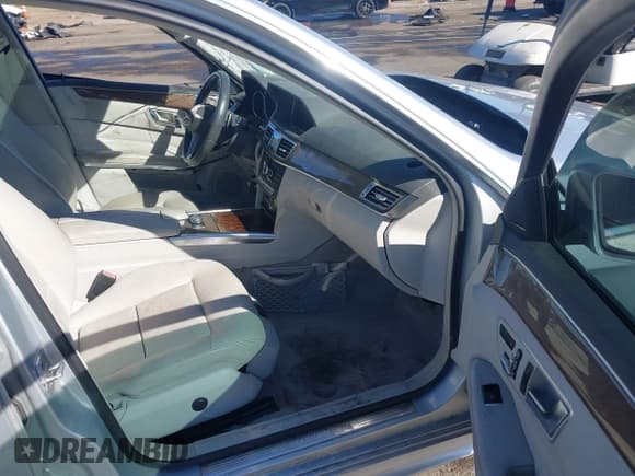 ✅ 2014 Mercedes-Benz E 350 Sport • VIN: WDDHF5KB2EA816809 • Lot: 43379088. Listed on IAAI with 142,824 mi. Free auction sales archive from the USA and detailed vehicle history report at DreamBid. Image 5.