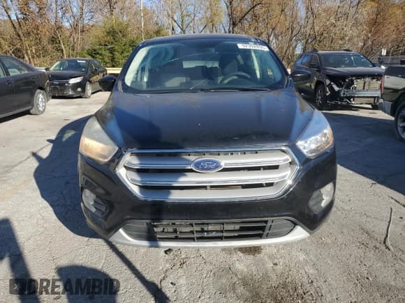 ✅ 2019 Ford Escape SE • VIN: 1FMCU0GD8KUB13230 • Лот: 92392895. Опубликован ранее на Copart с пробегом 148 912 миль. Бесплатный доступ к архиву аукционных продаж из США и подробный отчёт об истории автомобиля на DreamBid. Изображение 5.