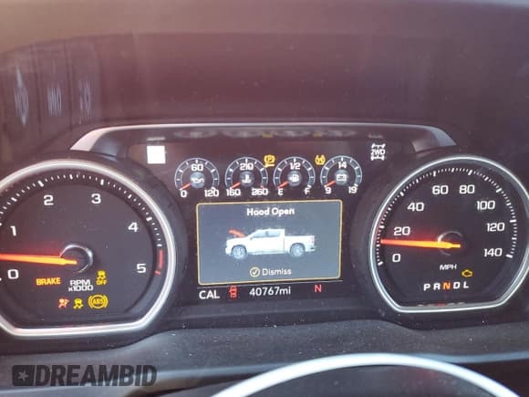 ✅ 2022 Chevrolet Silverado 2500HD LTZ • VIN: 1GC4YPEY5NF326186 • Lot: 82593695. Wystawiony na Copart z przebiegiem 40 767 mil. Bezpłatny archiwum sprzedaży aukcyjnych z USA i szczegółowy raport historii pojazdu na DreamBid. Zdjęcie 9.