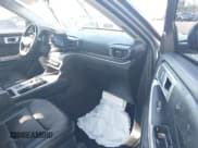 ✅ 2023 Ford Explorer XLT • VIN: 1FMSK7DH1PGA07984 • Lot: 43415114. Wystawiony na IAAI z przebiegiem 60 698 mil. Bezpłatny archiwum sprzedaży aukcyjnych z USA i szczegółowy raport historii pojazdu na DreamBid. Zdjęcie 5.