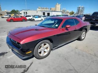 ✅ 2010 Dodge Challenger SE • VIN: 2B3CJ4DV1AH324189 • Lot: 82619245. Wystawiony na Copart z przebiegiem 207 218 mil. Bezpłatny archiwum sprzedaży aukcyjnych z USA i szczegółowy raport historii pojazdu na DreamBid. Zdjęcie 1.