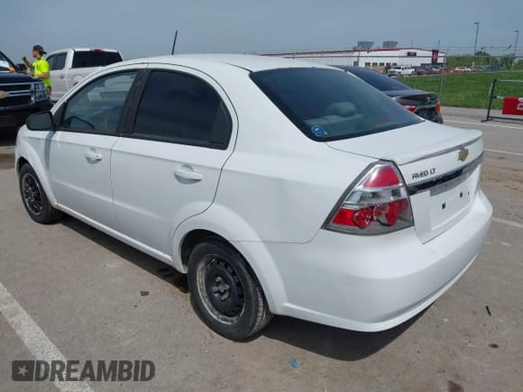 ✅ 2011 Chevrolet Aveo 1LT • VIN: KL1TD5DE7BB139819 • Lot: 42090773. Wystawiony na IAAI z przebiegiem 124 559 mil. Bezpłatny archiwum sprzedaży aukcyjnych z USA i szczegółowy raport historii pojazdu na DreamBid. Zdjęcie 3.