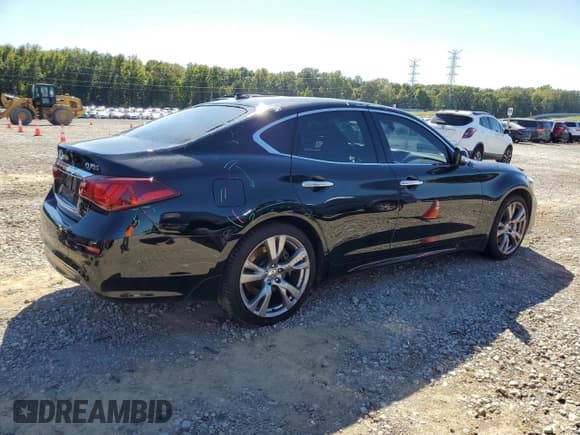✅ 2017 Infiniti Q70 3.7 • VIN: JN1BY1APXHM740455 • Lot: 86442505. Listed on Copart with Not provided. Free auction sales archive from the USA and detailed vehicle history report at DreamBid. Image 3.