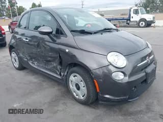 ✅ 2015 FIAT 500e • VIN: 3C3CFFGE8FT681556 • Lot: 43359335. Wystawiony na IAAI z przebiegiem 62 744 mil. Bezpłatny archiwum sprzedaży aukcyjnych z USA i szczegółowy raport historii pojazdu na DreamBid. Zdjęcie 1.