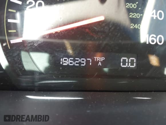 ✅ 2005 Honda Accord LX • VIN: 1HGCM56475A181707 • Lot: 43723680. Wystawiony na IAAI z przebiegiem 196 297 mil. Bezpłatny archiwum sprzedaży aukcyjnych z USA i szczegółowy raport historii pojazdu na DreamBid. Zdjęcie 15.