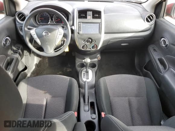 ✅ 2019 Nissan Versa SV • VIN: 3N1CN7AP7KL835590 • Lot: 84568985. Wystawiony na Copart z przebiegiem 111 945 mil. Bezpłatny archiwum sprzedaży aukcyjnych z USA i szczegółowy raport historii pojazdu na DreamBid. Zdjęcie 8.