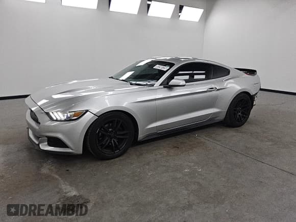 ✅ 2015 Ford Mustang V6 • VIN: 1FA6P8AM4F5361738 • Lot: 92298725. Wystawiony na Copart z przebiegiem 129 271 mil. Bezpłatny archiwum sprzedaży aukcyjnych z USA i szczegółowy raport historii pojazdu na DreamBid. Zdjęcie 1.